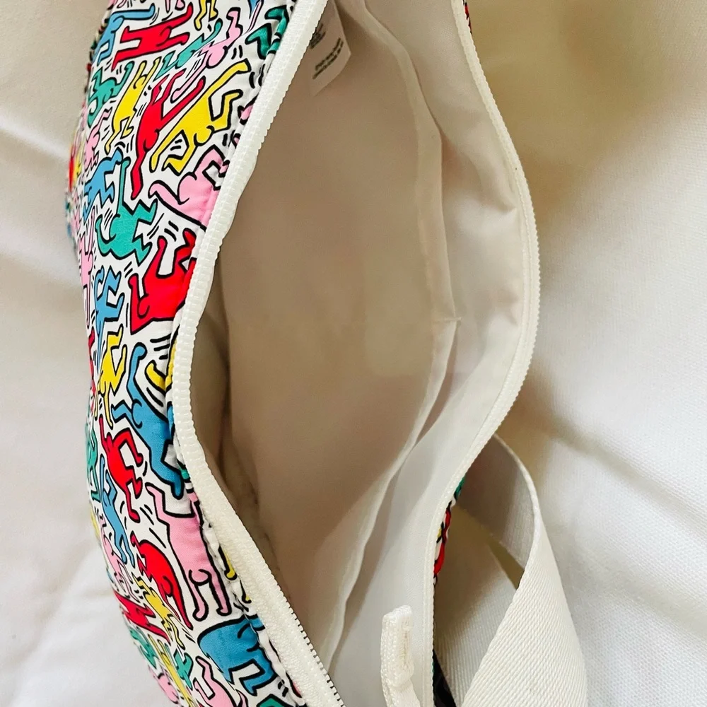 NWT Crescent Shoulder Bag - Picture 5 of 6